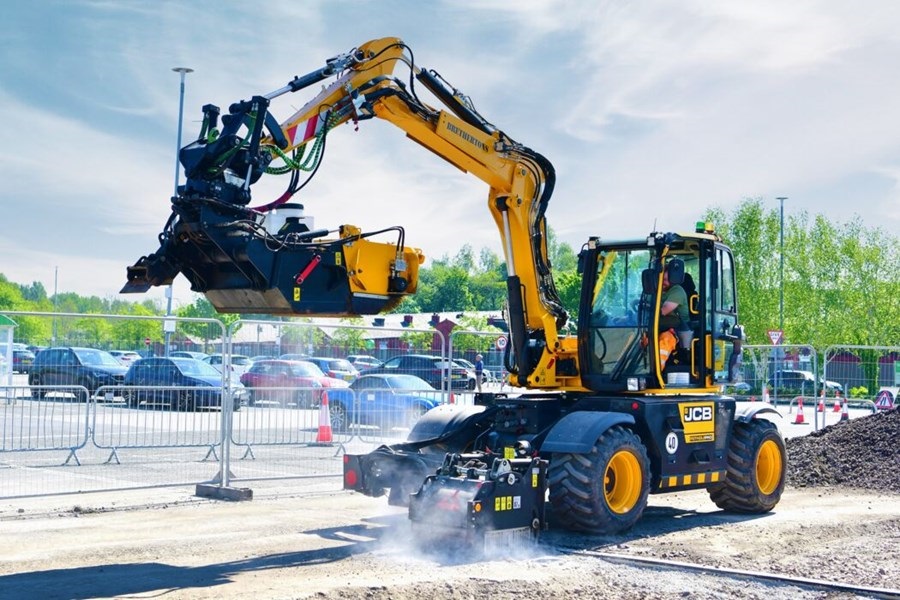 拓！JCB Pothole助客戶贏得道路維護新業(yè)務！